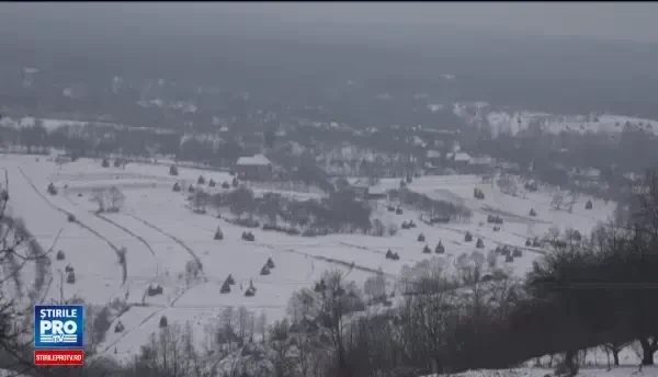 Primii turisti de Craciun au ajuns la pensiunile din Maramures: Am avut un grup care a cerut sa doarma in sopru, pe fan