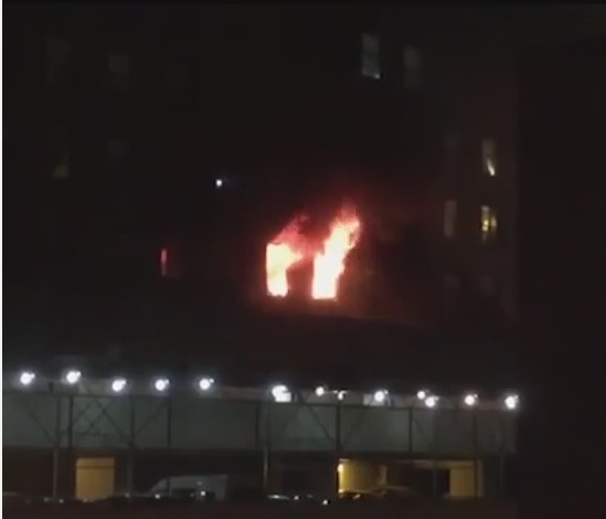 Zeci de oameni au fost raniti intr-un incendiu la un zgarie-nori din Manhattan. VIDEO