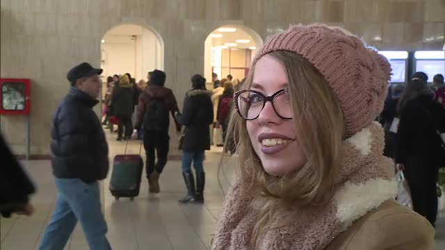 Apropierea Craciunului se vede cel mai bine in Gara de Nord din Capitala. Tinerii au plecat cu cadouri pentru cei dragi