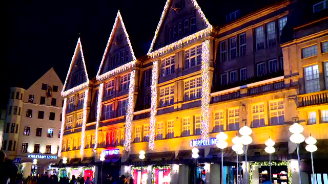 Carnati, vin fiert si multe dulciuri. Cu ce se delecteaza turistii la cele mai populare targuri de Craciun din Europa