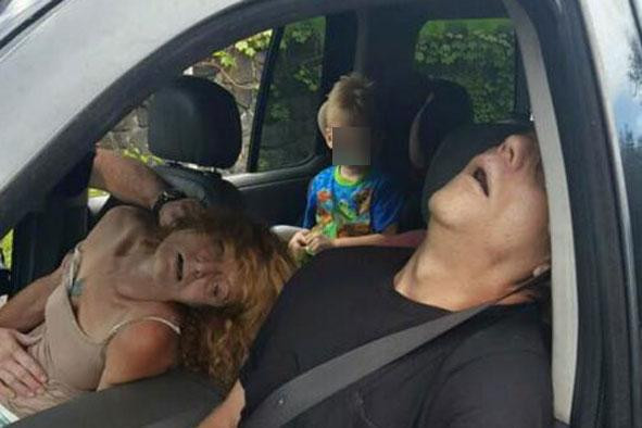 Au fost gasiti drogati in masina, in timp ce nepotul lor era pe bancheta din spate. Decizia luata de autoritatile din SUA