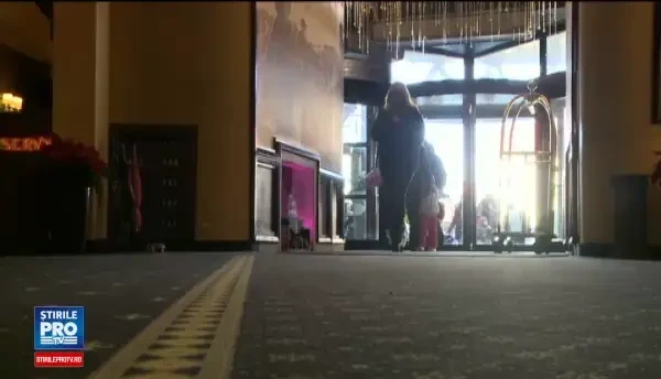 Partia din Poiana Brasov, plina de turisti. Strainii s-au indragostit de muntii nostri: E la fel de frumos ca in Alpi