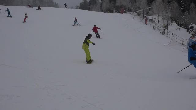 Numar de turisti peste asteptari la munte. "Ne pare rau ca o sa plecam acasa"