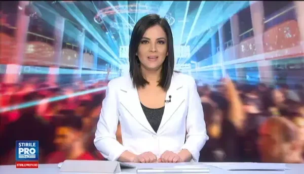 Tinerii care au petrecut Sarbatorile in club, cu craciunite. Ce-mi doresc cel mai mult? Sa iau BAC-ul!