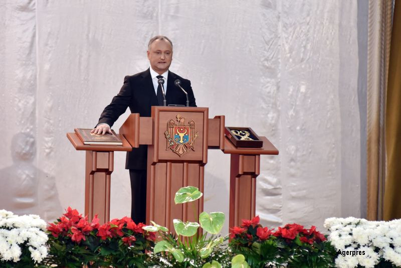 Schimbarile aduse de Igor Dodon: dupa ce a scos limba romana de pe site-ul presedintiei, acum a renuntat si la steagul UE