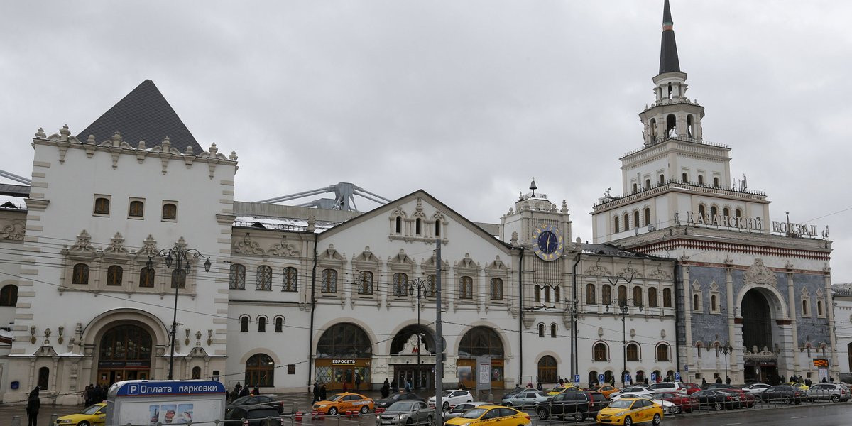Alerta cu bomba in Moscova. Trei gari au fost evacuate dupa un telefon de amenintare