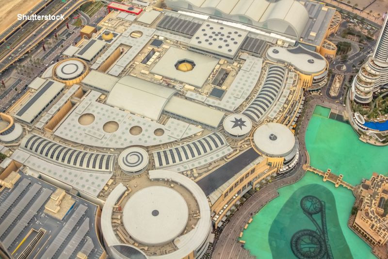 Cum arata in interior cele mai mari mall-uri din lume. In Dubai faci shopping cu taxiul, in Emirates te dai pe partie