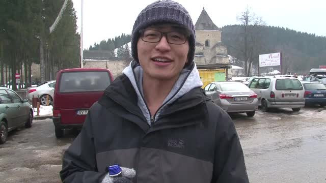 Surpriza turistilor care si-au petrecut Craciunul la Arieseni. Chinez: "Aici se bea mai mult alcool decat in China"