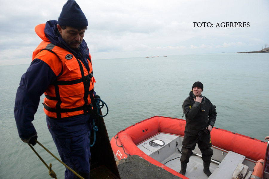 Una dintre cutiile negre ale avionului rusesc prabusit in Marea Neagra a fost gasita. Ipoteza luata in calcul de anchetatori