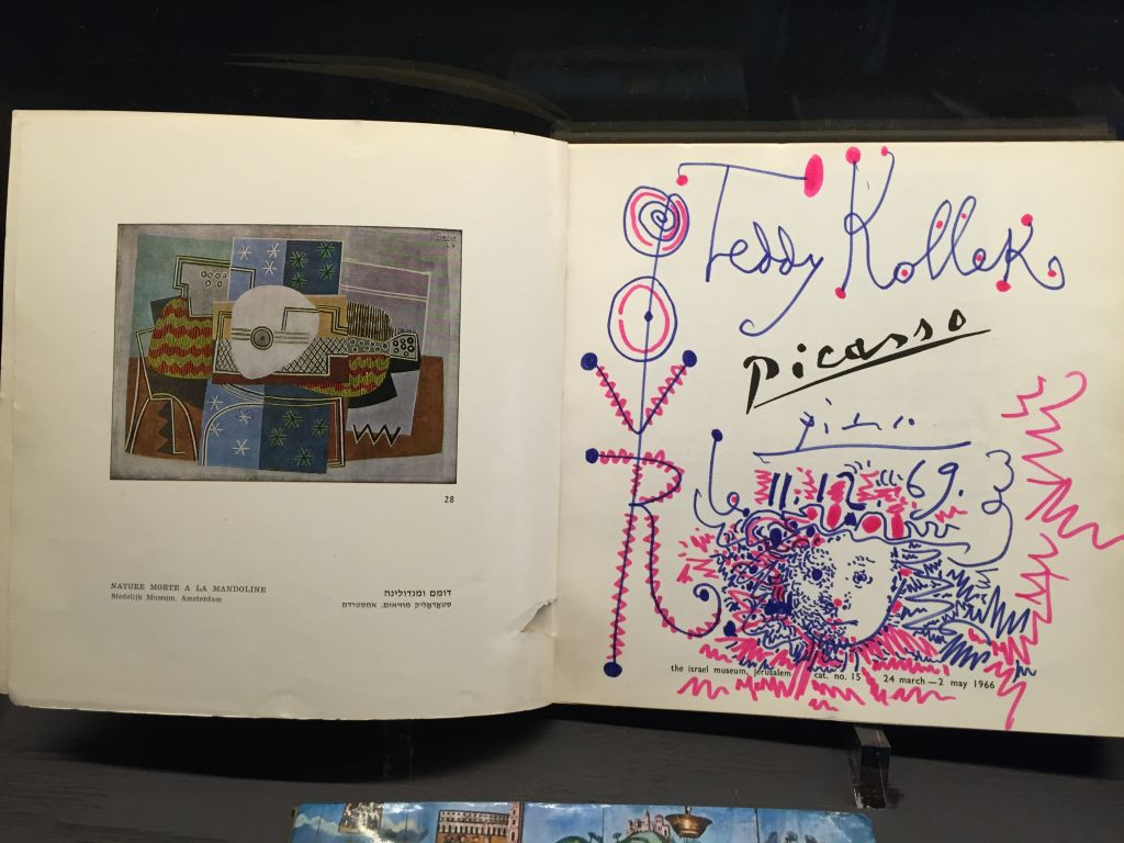 Faceau curat prin casa si erau sa arunce la gunoi un Picasso. "Era printre cartile parintilor nostri"