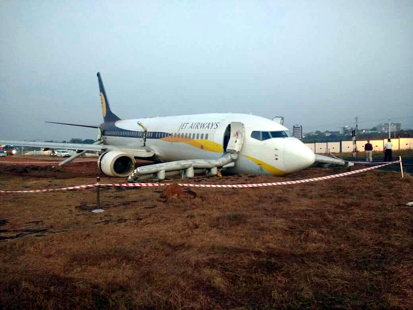 Un avion cu 154 de pasageri a ratat decolarea si a iesit de pe pista, in India. 15 persoane au fost ranite