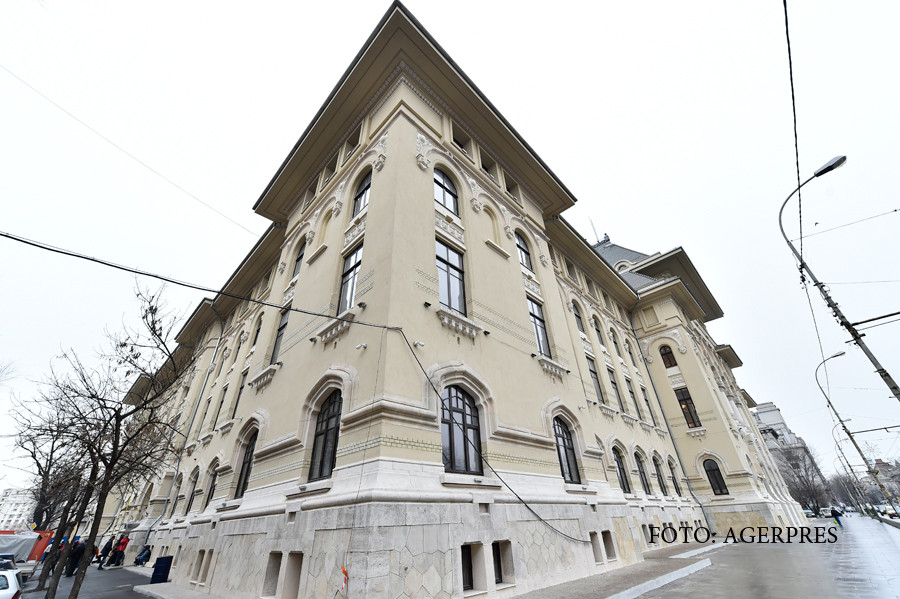 Primaria Capitalei, inapoi in vechiul sediu, renovat cu o suma uriasa. "Arata ca un camin cultural, am distrus un monument"