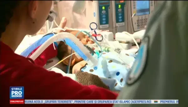 Miracol de Sarbatori pentru un bebelus care s-a nascut cu o boala grava. Medicii spun ca nu au mai intalnit asa ceva