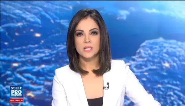 Incendiu puternic intr-un sat din Vatra Dornei. O casa a fost arsa complet, iar oamenii au iesit in strada de frica