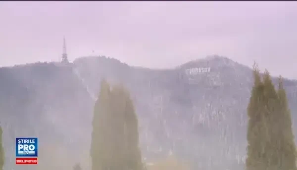 Cum s-au distrat turistii la munte: jacuzzi, spa si piscina. Tinerele aranjate au atras toate privirile pe partie