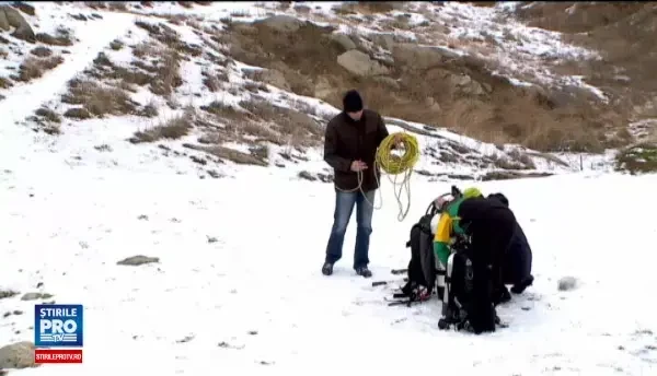 Experienta traita de trei scafandri dupa ce s-au scufundat in lacul inghetat din Muntii Macin: Adrenalina si-a facut efectul