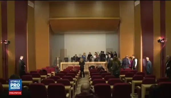 Primaria Capitalei se intoarce in noul sediu, renovat cu o suma uriasa. Arata ca un camin cultural, am distrus un monument