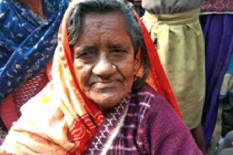 O femeie de 82 de ani "s-a intors din morti" la 40 de ani dupa ce a fost muscata de sarpe. Ce s-a intamplat, de fapt, cu ea