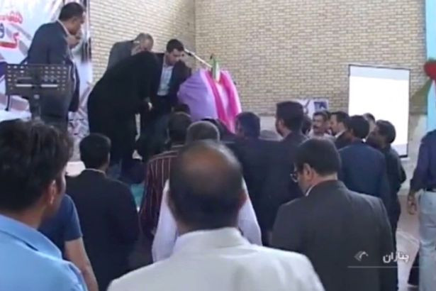 Un prezentator tv a murit pe scena, in timpul unei transmisiuni in direct, dupa ce a suferit un atac de cord