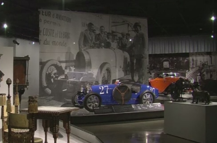 Expozitie cu unele dintre cele mai faimoase si rare limuzine Bugatti. Operele pot fi admirate la Los Angeles