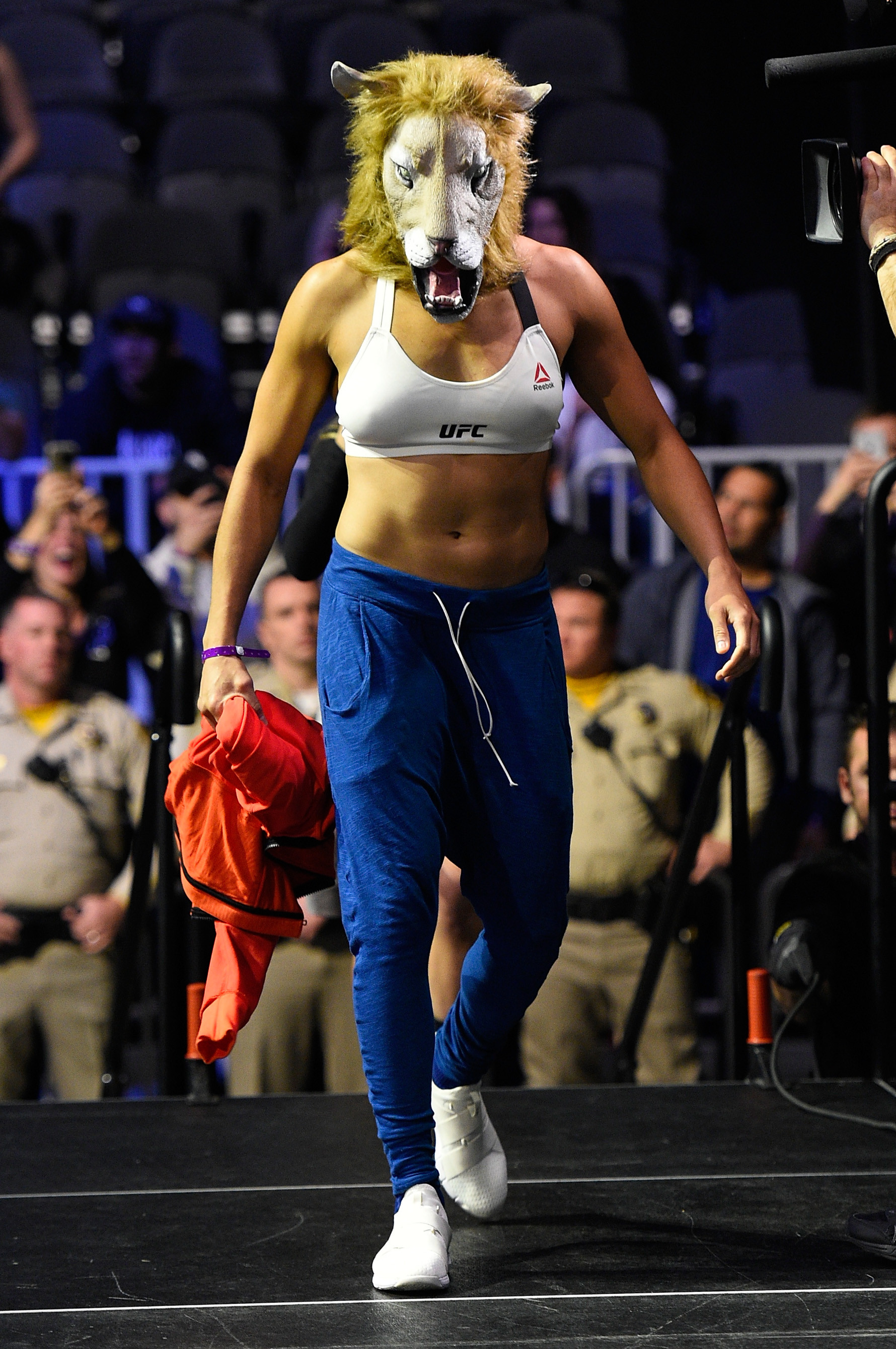 Meciul anului in MMA-ul feminin: Ronda Rousey si Amanda Nunes au facut spectacol la cantar. Ronda, intr-o superforma