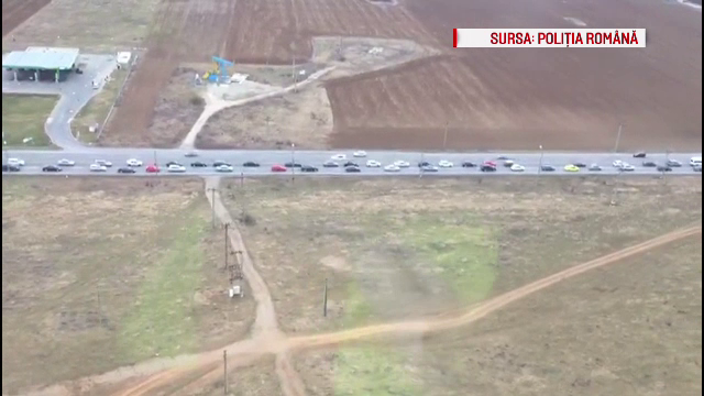 Imagini din elicopter cu sirurile nesfarsite de masini de pe DN1. Dupa ce au scapat de trafic, soferii au "ametit" in Sinaia