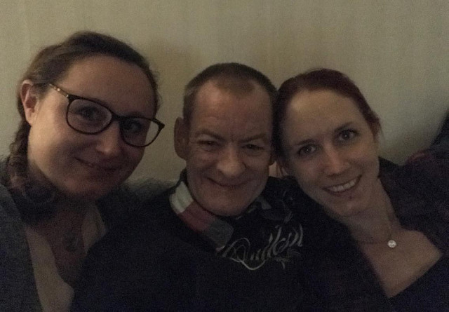 Un om al strazii din Scotia a avut parte de un cadou inedit de Craciun. Gestul facut de doua turiste pentru el