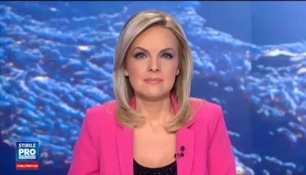 O girafa dintr-o specie rara a venit pe lume la Gradina Zoologica din Chester. Puiul masoara deja 2 metri inaltime