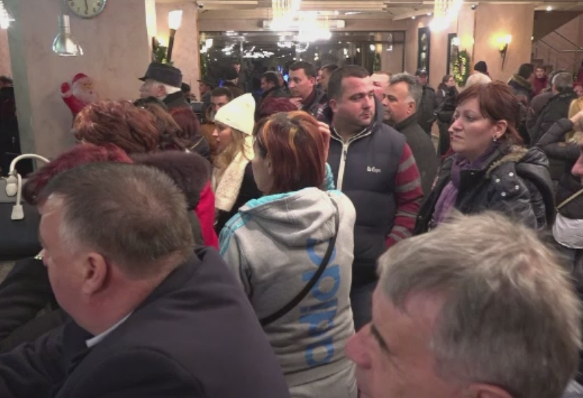 Revelionul s-a transformat in cosmar pentru 300 de turisti. Ce au aflat cand au vrut sa se cazeze la un hotel din Tg. Mures