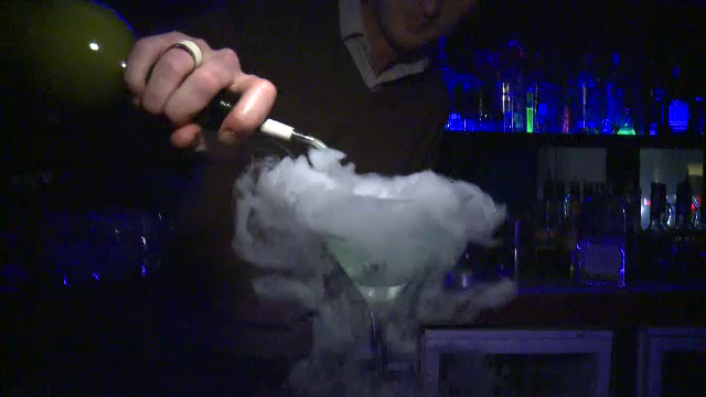 Cum s-au pregatit organizatorii de evenimente din Bucuresti pentru noaptea de Revelion. "Mananca pește sa fie ager tot anul"