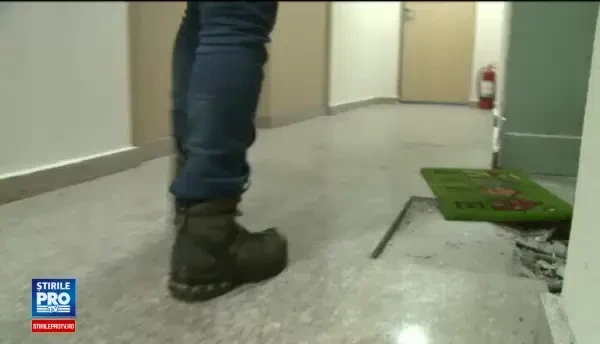 Teroare printre locatarii unui bloc din cartierul bucurestean Crangasi. Oamenii incearca sa afle cine a provocat 4 incendii