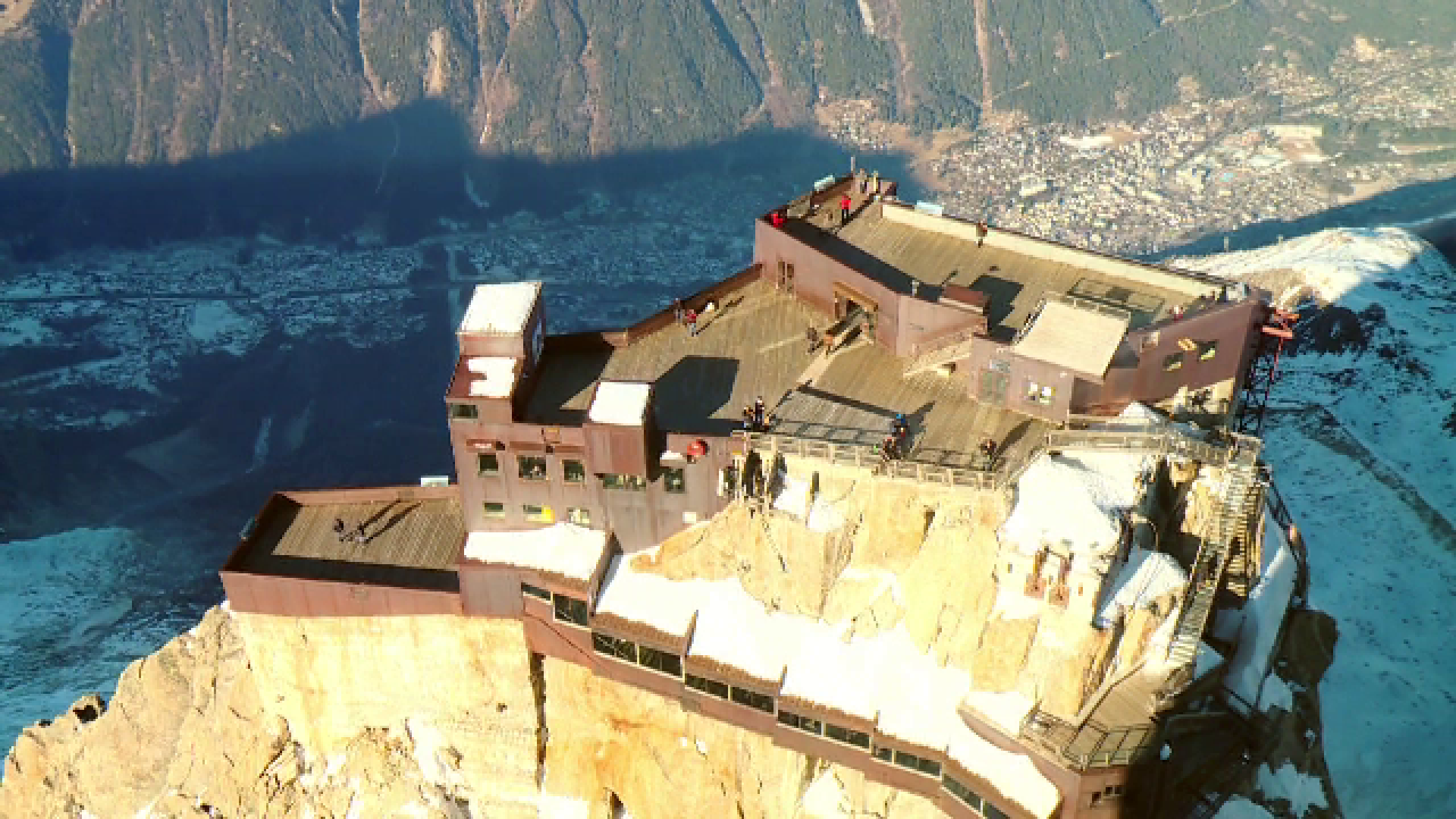 Localitatea exclusivista din Mont Blanc unde peisajele va fura privirea si oriunde v-ati uita sunteti inconjurati de munti