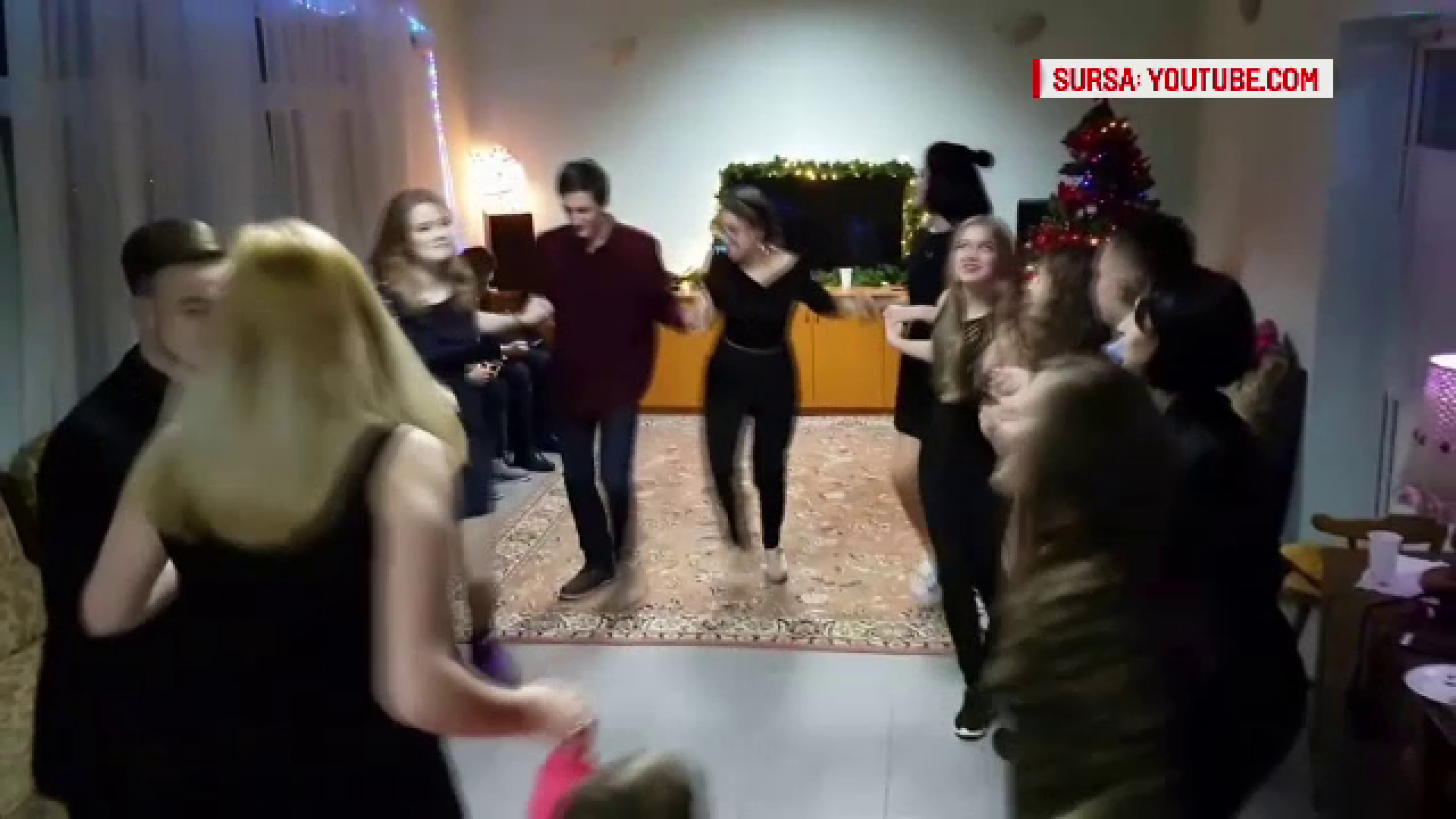 Cei mai multi romani au petrecut noaptea dintre ani acasa. Cum s-au vazut petrecerile din apartament pe Facebook