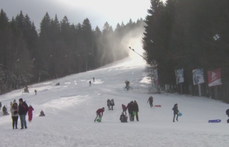 Bilant fericit pentru gazdele de la munte, dupa Sarbatori. Cat a castigat un instructor de parapanta la fiecare 30 de minute