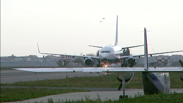 Cursa care a decolat in 2017 si a ajuns la destinatie in 2016, dupa un zbor de 11 ore