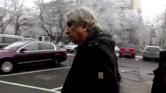 Chirurgul Gheorghe Burnei le cere judecatorilor sa-i ridice sechestru de pe conturile de salarii. Creditele pe care le-a luat