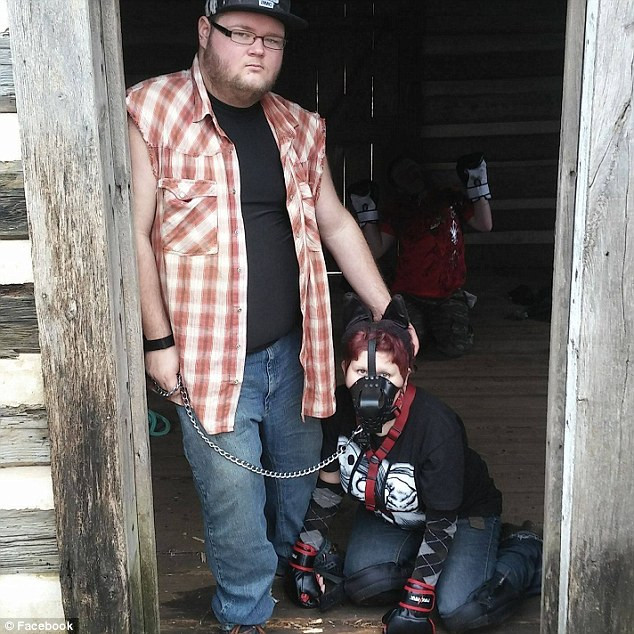 O tanara din SUA care are un obicei bizar a fost data disparuta. In ce ipostaze s-a lasat fotografiata