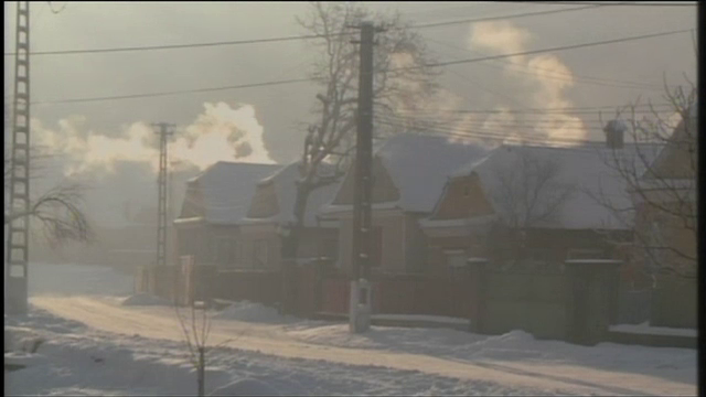 Un val de aer polar cuprinde toata tara, de joi. Ce au facut doi batrani din Galati care au crezut ca fiul lor moare de frig