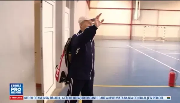 Secretul longevitatii unui barbat din Iasi, care la 82 de ani merge la sala si joaca tenis. Nu ar refuza un meci cu Halep