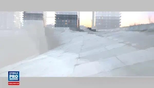 Un francez, primul pasager al magistralei 4 din metroul bucurestean. Acrobatiile facute de motociclist pe santier