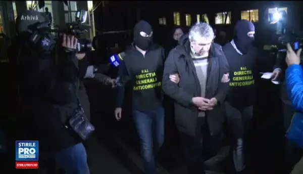 Chirurgul Gheorghe Burnei le cere judecatorilor sa-i ridice sechestru de pe conturile de salarii. Creditele pe care le-a luat