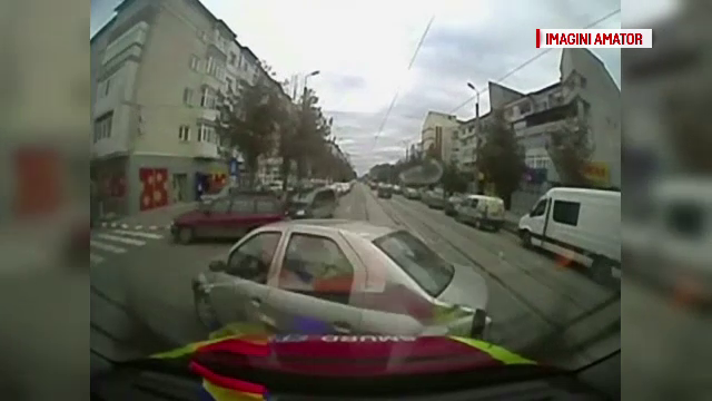 Ambulanta SMURD, implicata intr-un accident in Botosani. Soferul celeilalte masini este un fost viceprimar al municipiului