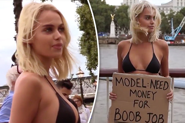 Ce reactie au avut trecatorii cand au vazut-o pe blonda cu acest mesaj