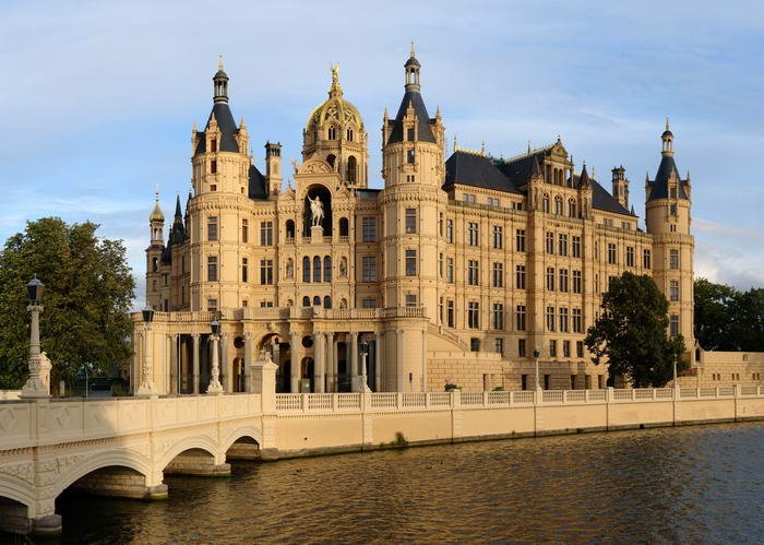 Cele mai frumoase 10 castele din lume. Un castel din Romania, inclus in top