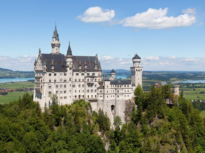 Cele mai frumoase 10 castele din lume. Un castel din Romania, inclus in top