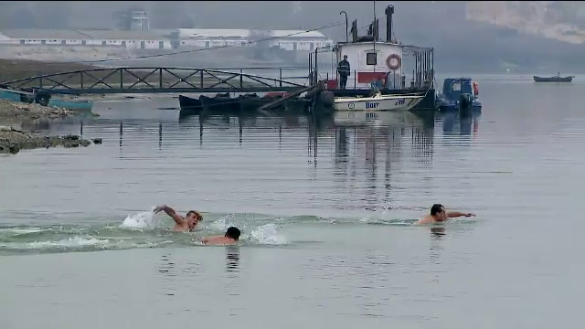 Arhiepiscopul Tomisului, cercetat de DNA pentru luare de mita, a "furat" startul in cazul traditiei de Boboteaza