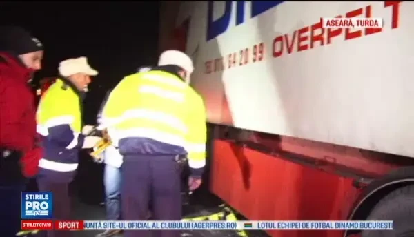 Moarte suspecta a unui cunoscut om de afaceri din Turda. Barbatul a intrat intr-un TIR si nu au fost gasite urme de franare