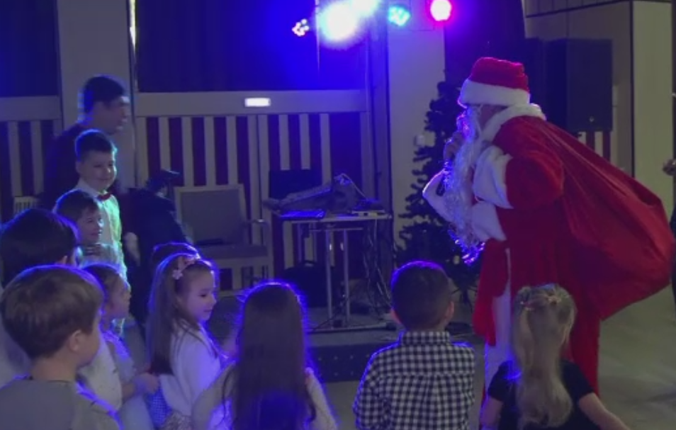 Ortodocsii de rit vechi sarbatoresc sambata Craciunul. Petrecerea a inceput in mai multe orase din tara