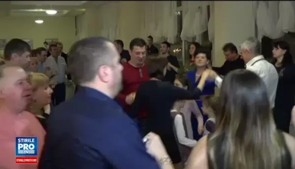 Ortodocsii de rit vechi sarbatoresc sambata Craciunul. Petrecerea a inceput in mai multe orase din tara