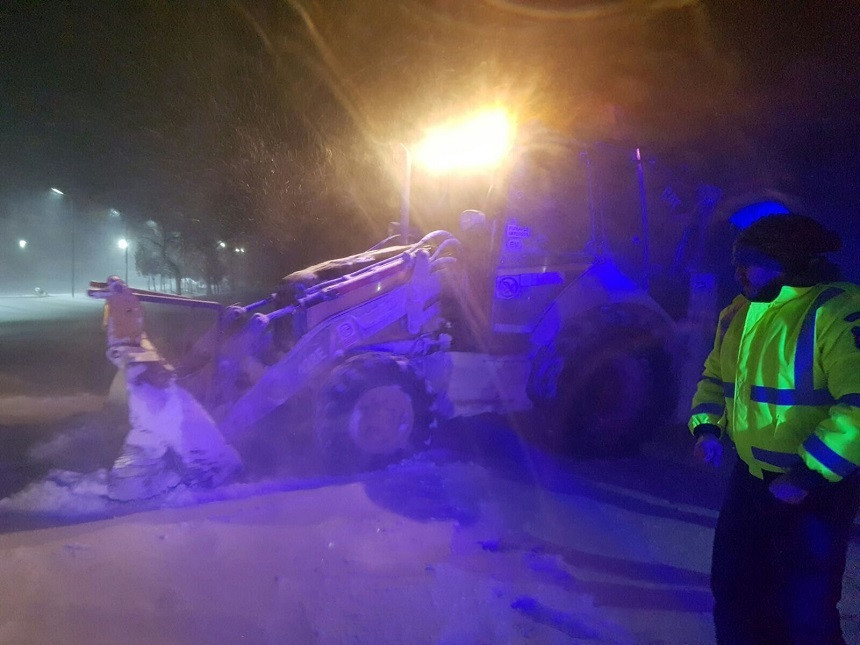 Misiuni dramatice pentru salvatori: interventii pentru 102 gravide si 51 de persoane blocate in masini. Gerul a facut 2 morti